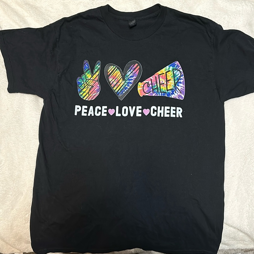 NWOT Gildan Tee with Peace, Love, Cheer. Women’s Large.
